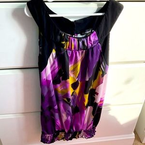 💸Cute purple, yellow and black frilly top size M